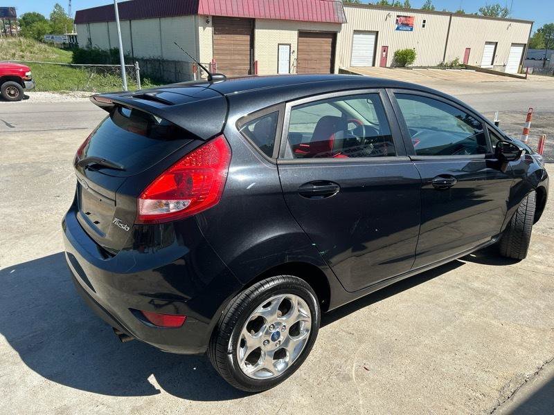 Used 2012 Ford Fiesta SES FWD image 3