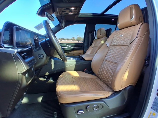 Used 2021 Cadillac Escalade Premium Luxury w/ LPO, Illumination Package image 14