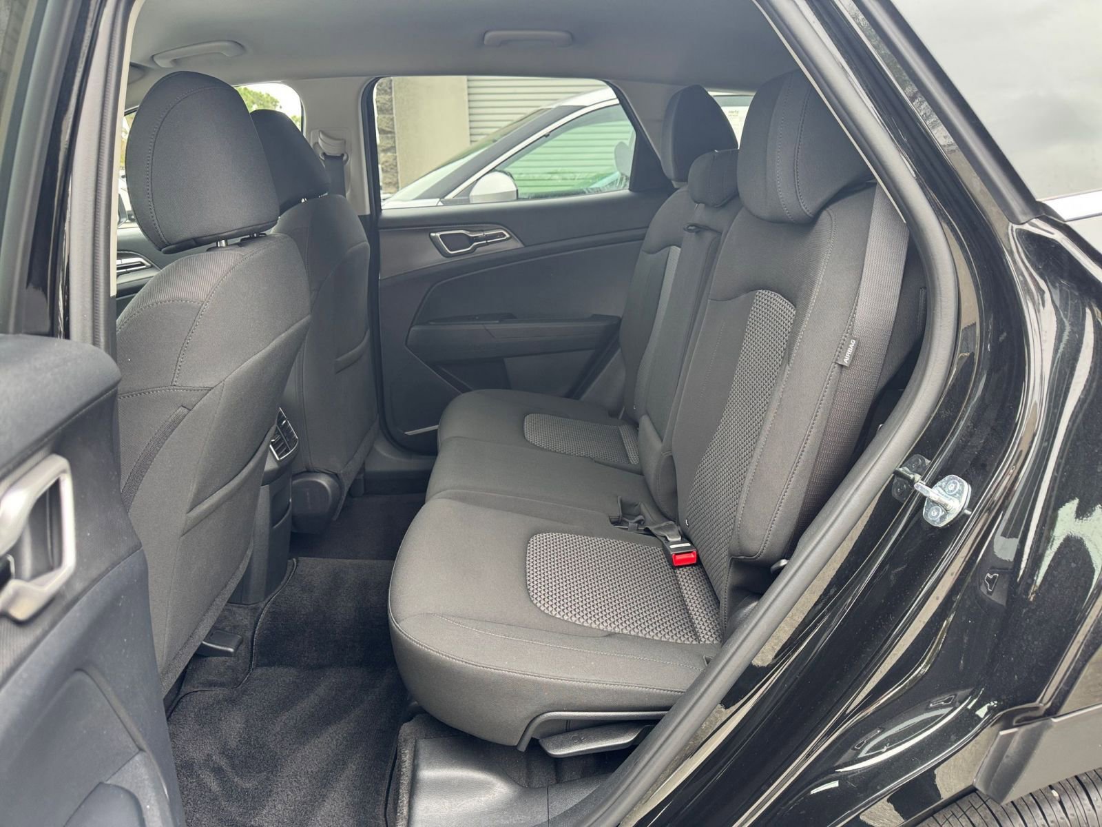 Used 2025 Kia Sportage LX FWD image 24