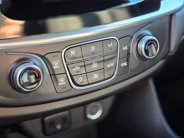 Used 2023 Chevrolet Traverse LT image 28