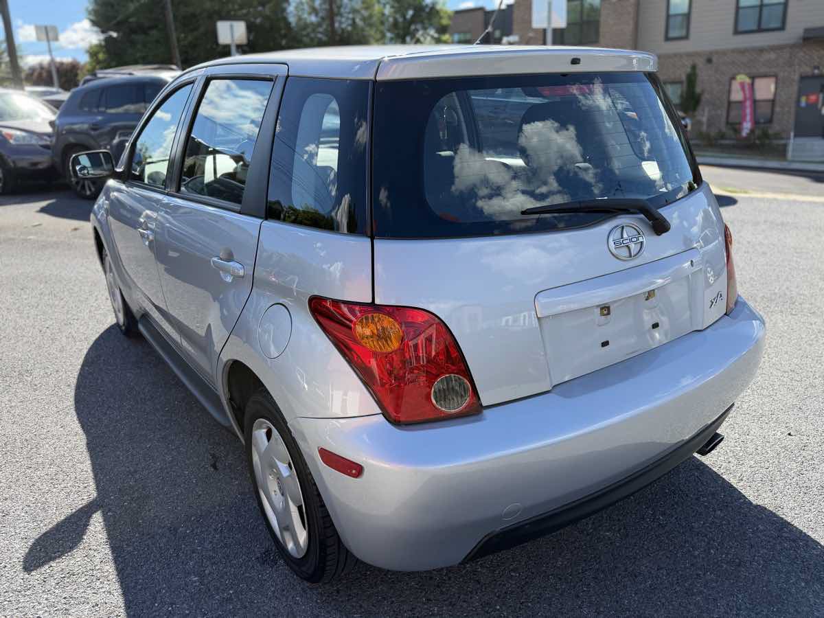 Used 2004 Scion xA FWD image 5
