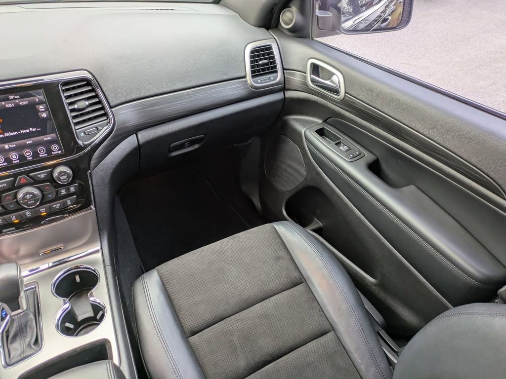 Used 2021 Jeep Grand Cherokee Laredo X image 18