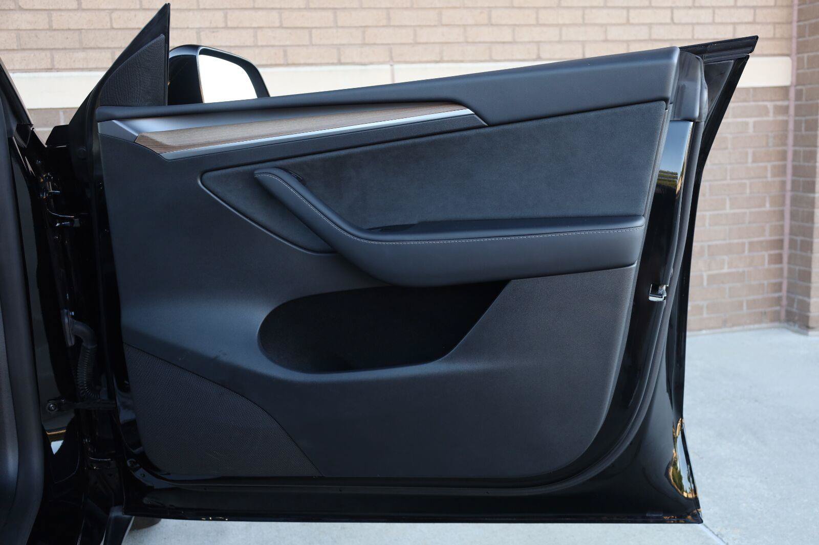 Used 2025 Tesla Model Y Long Range RWD image 26