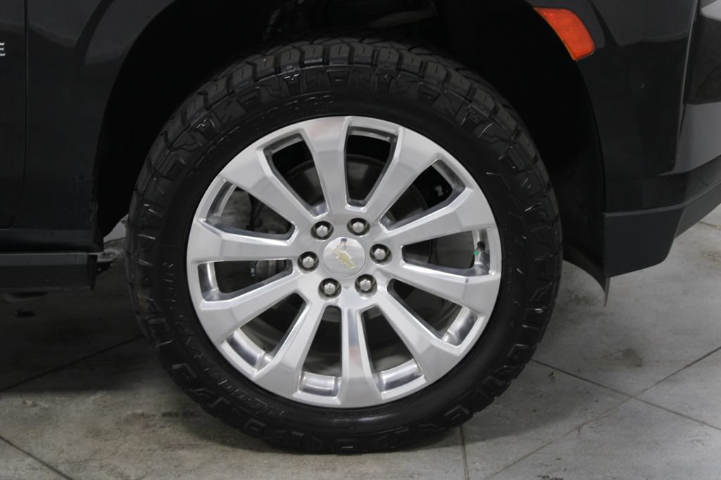 Used 2021 Chevrolet Tahoe Premier w/ Premium Package AWD/4WD image 12