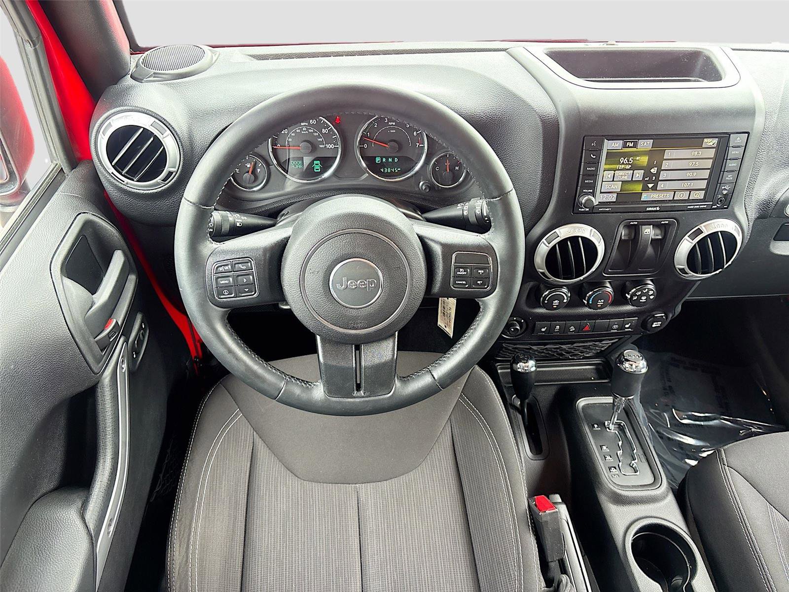 Used 2015 Jeep Wrangler Sahara w/ Connectivity Group AWD/4WD image 19
