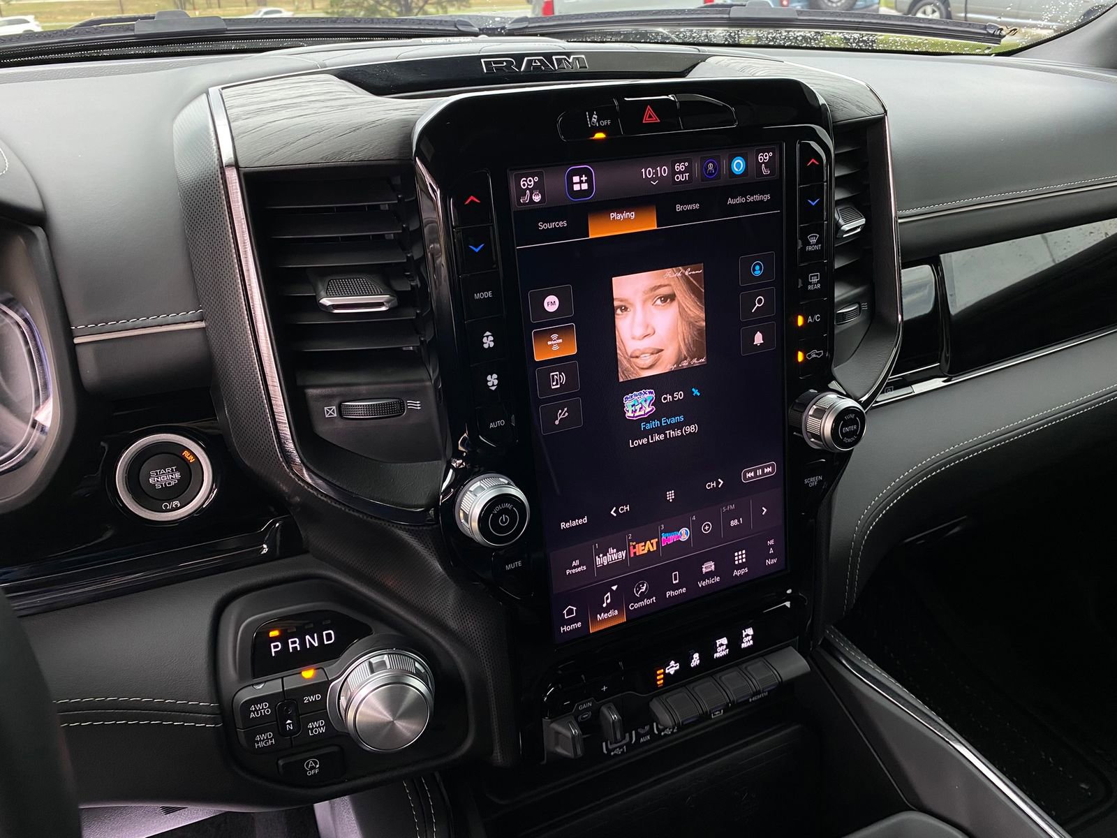 Used 2025 RAM 1500 Limited w/ Body Color Bumper Group image 18