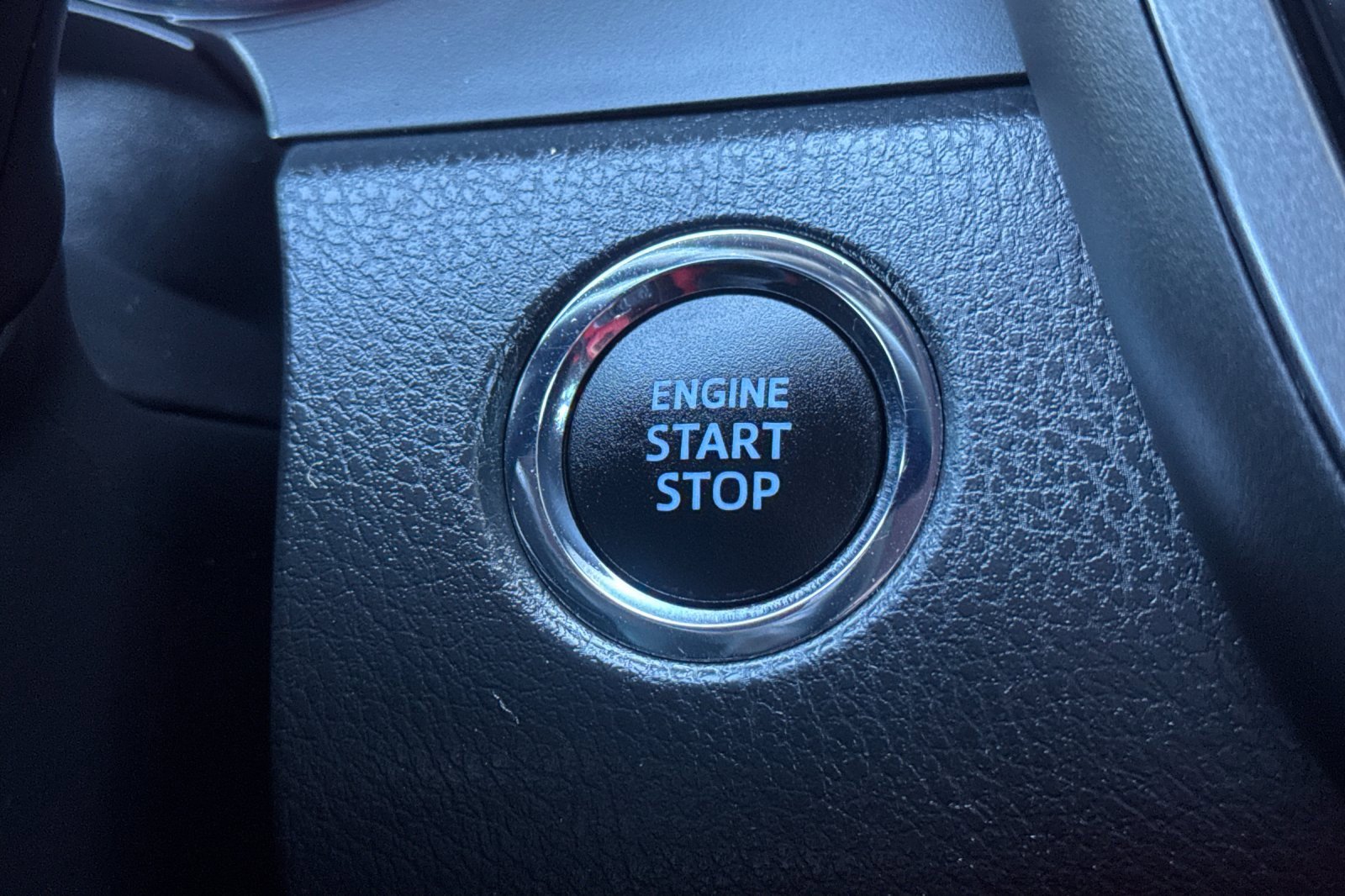 Used 2020 Toyota Camry XSE image 25