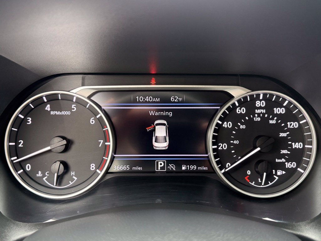Certified 2025 Nissan Sentra SR FWD image 26