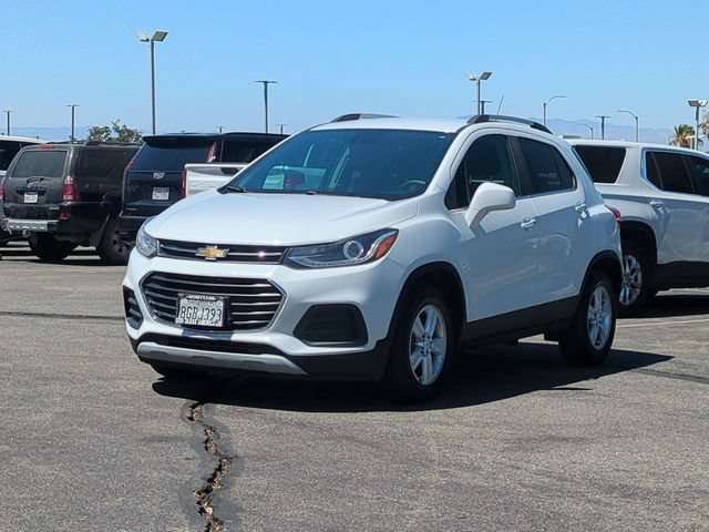 Used 2018 Chevrolet Trax LT w/ LT Convenience Package FWD image 4