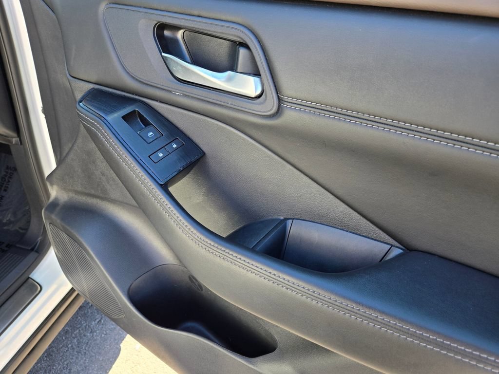 Certified 2023 Nissan Rogue SV w/ SV Premium B Package FWD image 24
