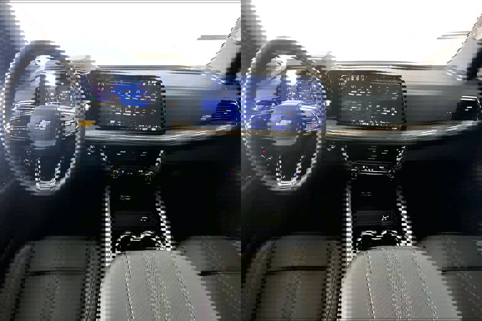 Used 2025 Chevrolet Suburban High Country image 14