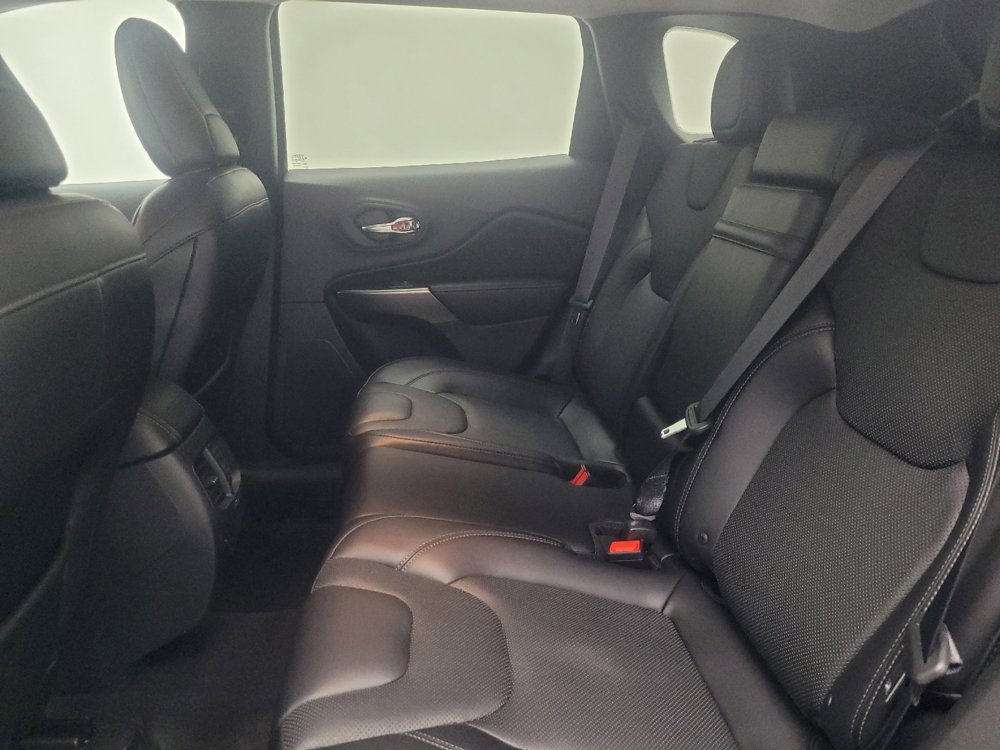 Used 2019 Jeep Cherokee Limited AWD/4WD image 18