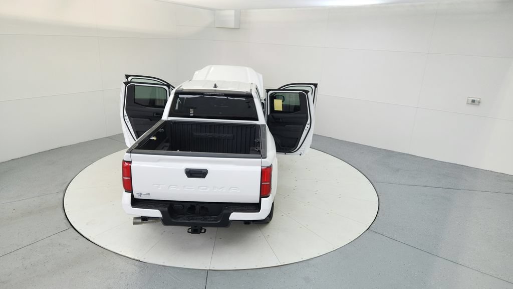 Certified 2024 Toyota Tacoma SR5 AWD/4WD image 19