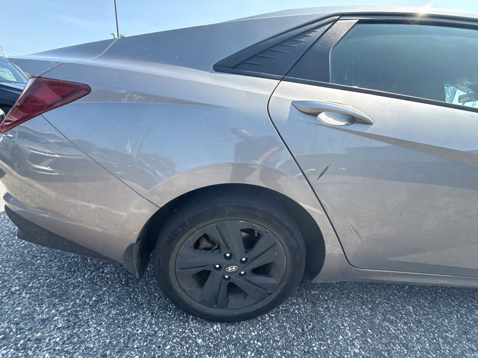 Used 2023 Hyundai Elantra SEL FWD image 7