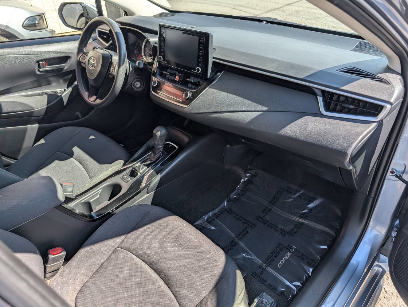 Used 2022 Toyota Corolla LE FWD image 13
