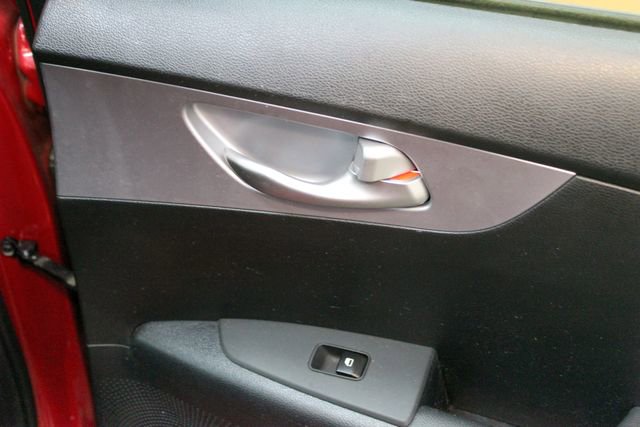 Used 2024 Kia Forte LXS w/ LXS Technology Package FWD image 13