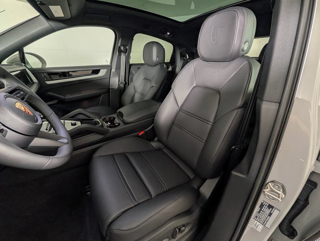 New 2026 Porsche Cayenne Coupe AWD/4WD image 5