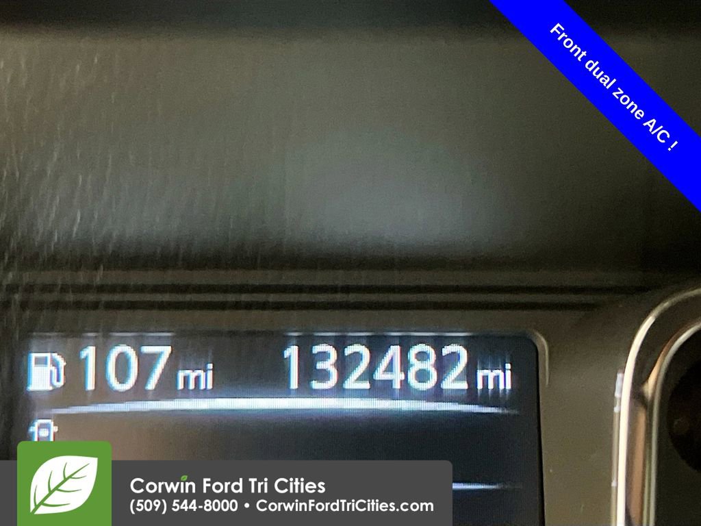 Used 2016 Nissan Titan SL image 2