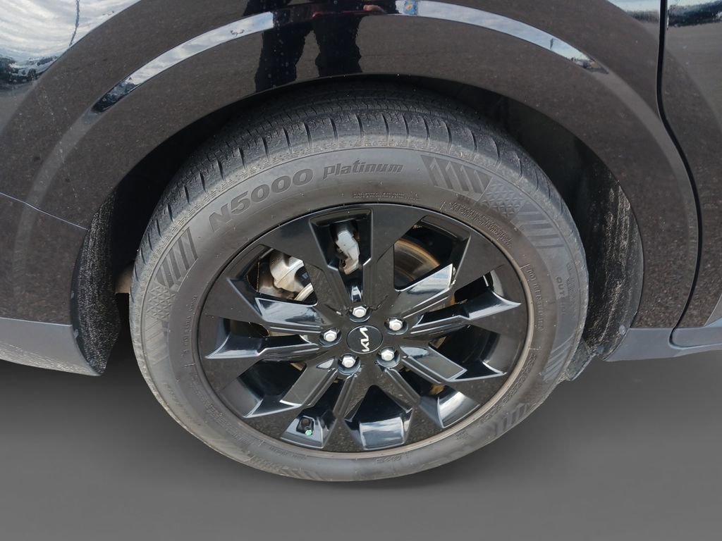 Used 2024 Kia Carnival SX image 10