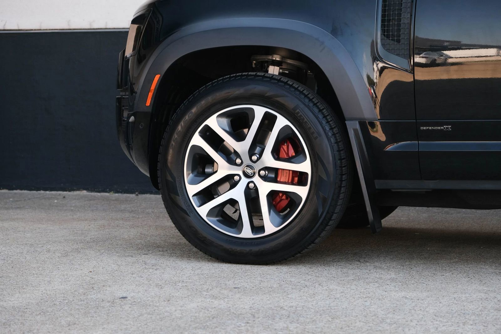 Used 2023 Land Rover Defender 110 X image 9