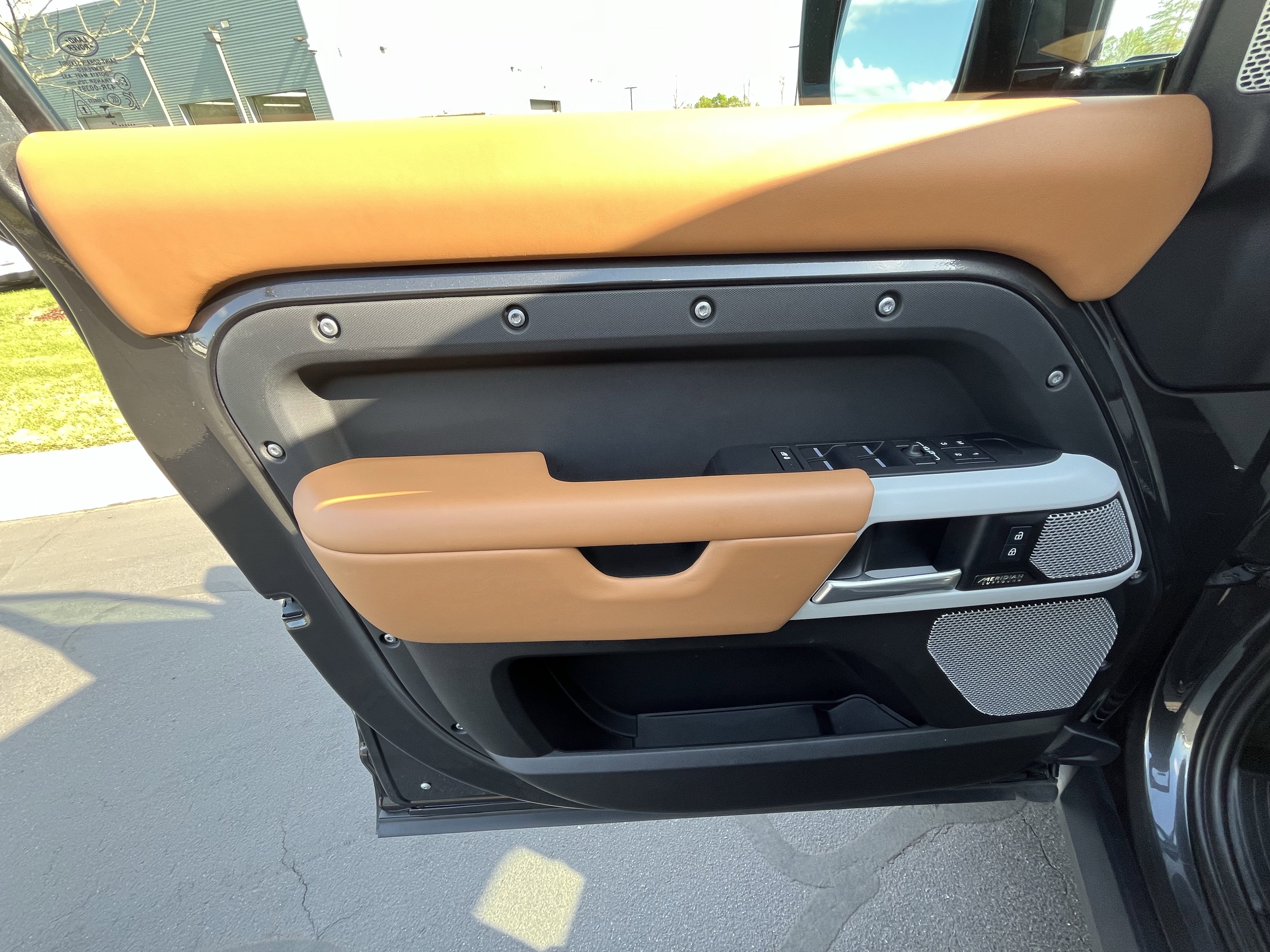 Certified 2024 Land Rover Defender 130 X-Dynamic SE AWD/4WD image 13