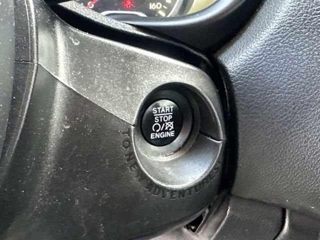 Used 2017 Jeep Renegade Latitude image 17