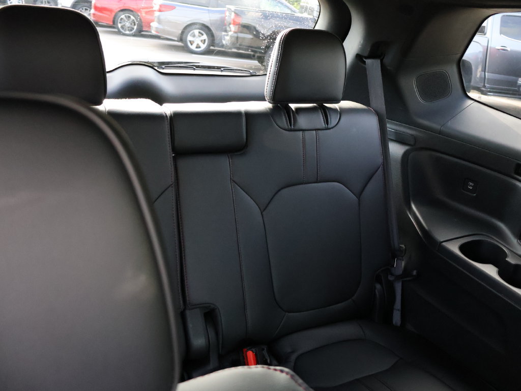 Certified 2025 Honda Pilot Black Edition image 13