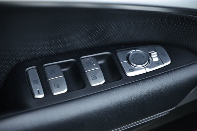 Used 2022 Genesis G70 2.0T w/ Prestige Package image 17