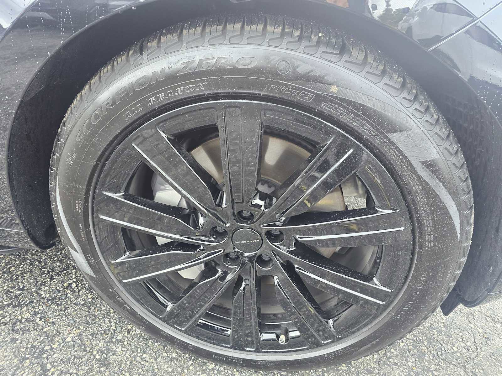 Used 2026 Land Rover Range Rover Long Wheelbase SE image 9