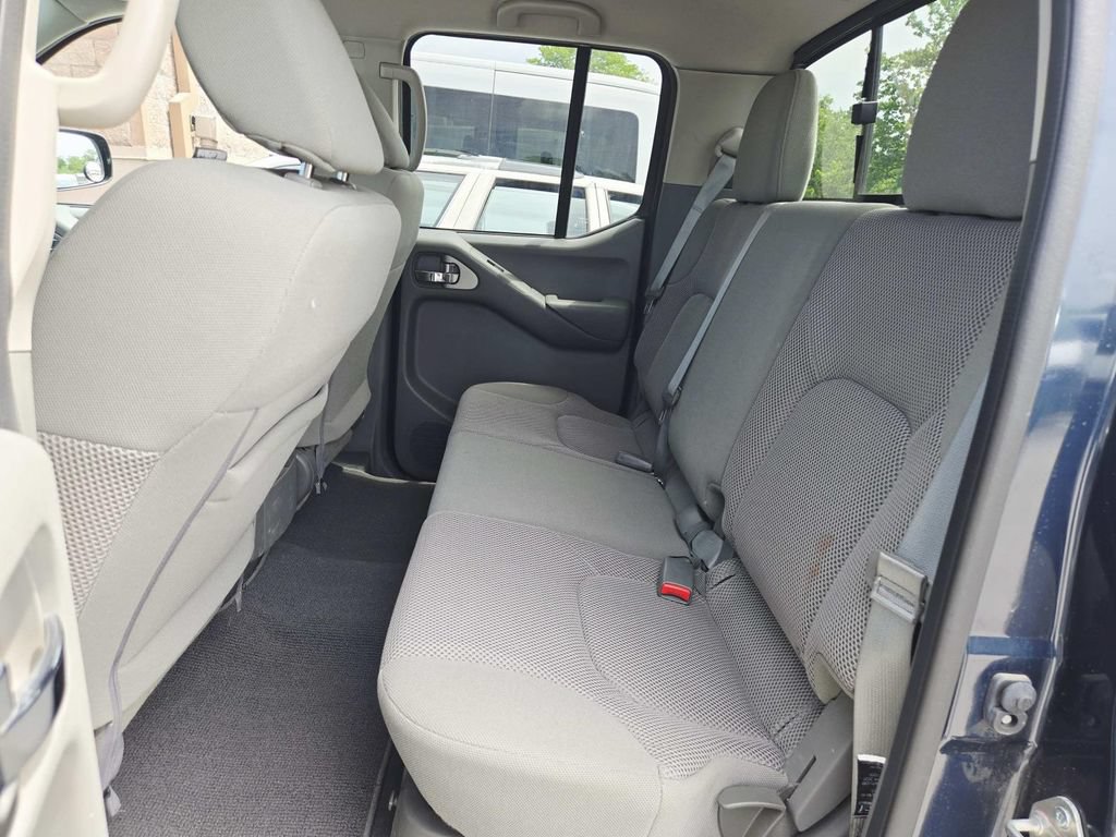 Used 2020 Nissan Frontier SV RWD image 12