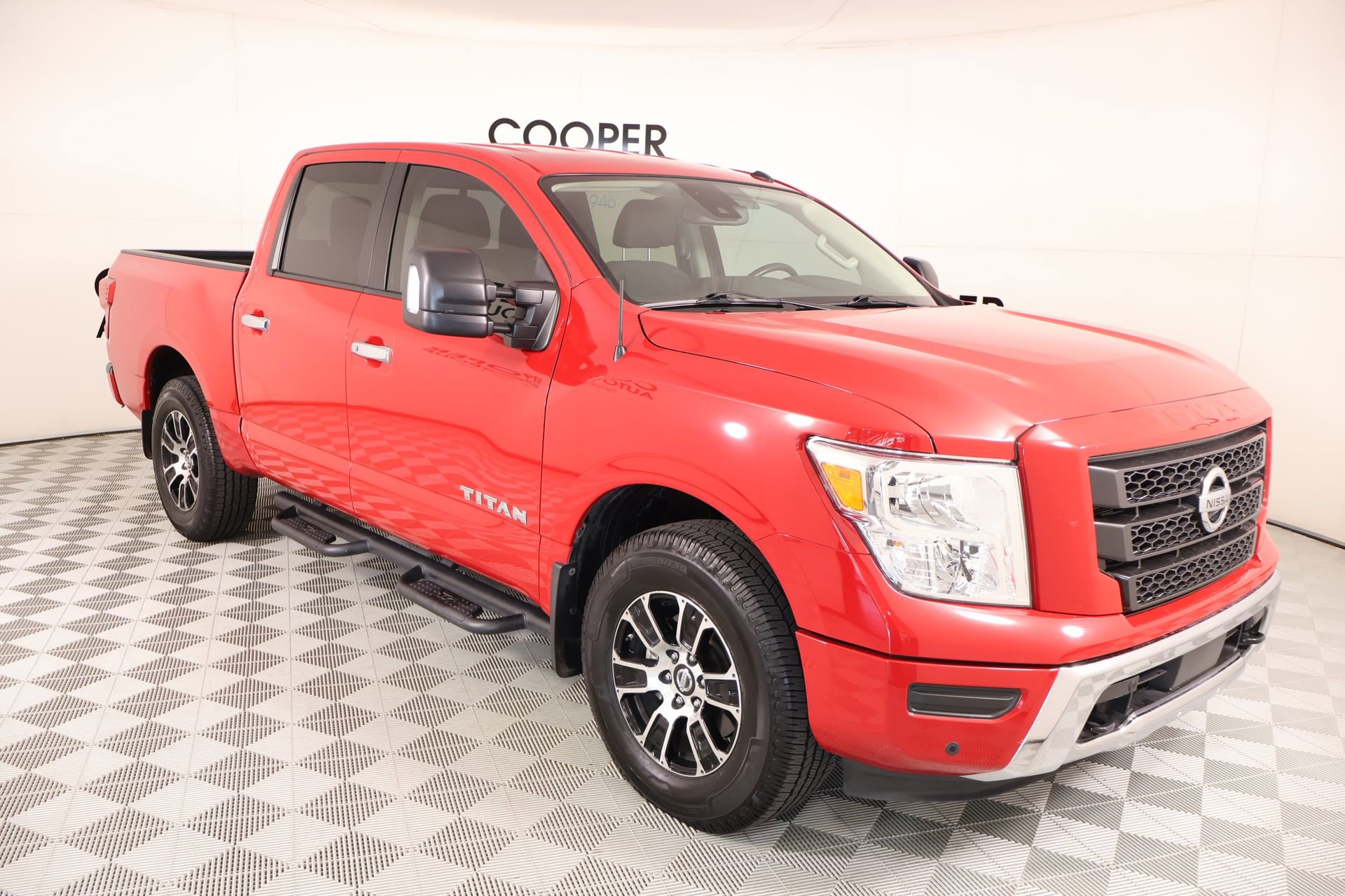 Used 2021 Nissan Titan SV w/ SV Convenience Package AWD/4WD image 1