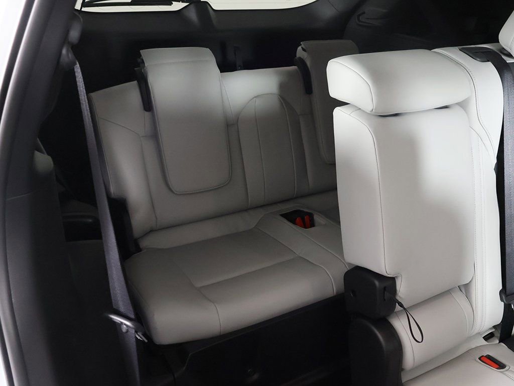 New 2026 Mitsubishi Outlander SE FWD image 38