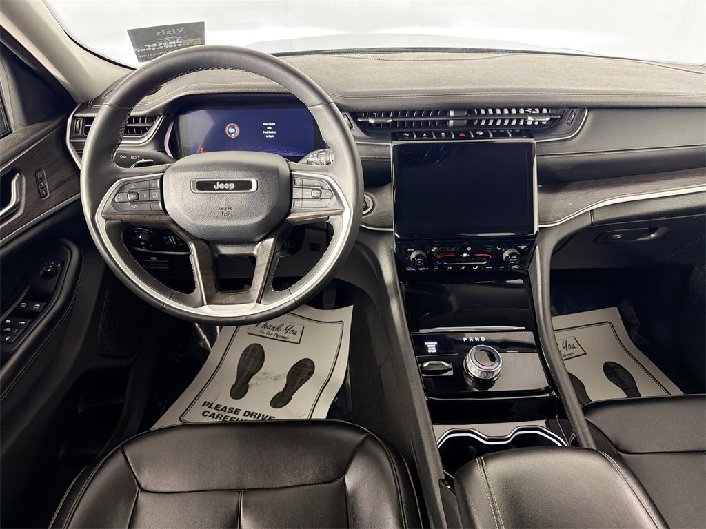 Used 2023 Jeep Grand Cherokee Limited image 20