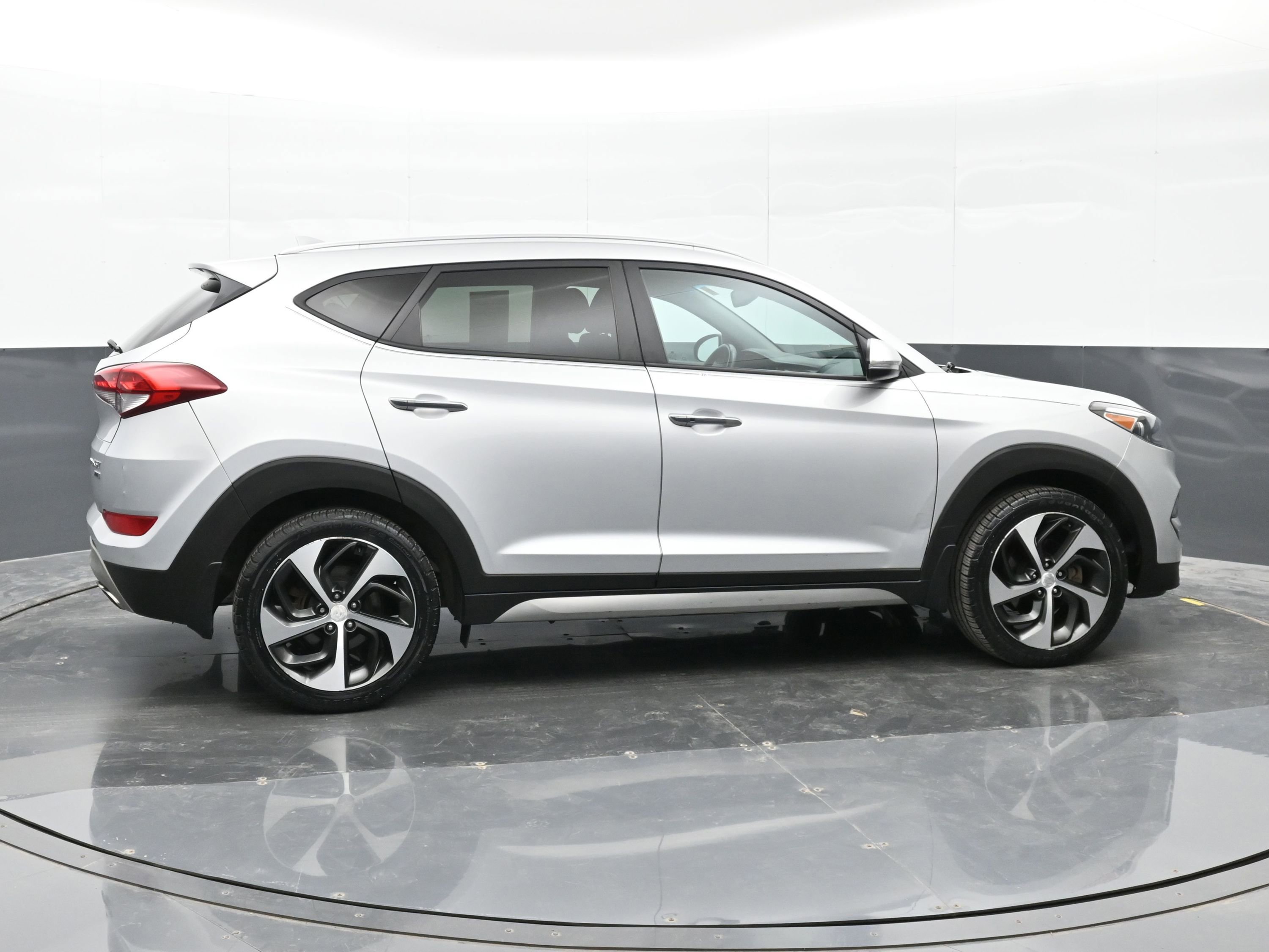 Used 2017 Hyundai Tucson Limited AWD/4WD image 5