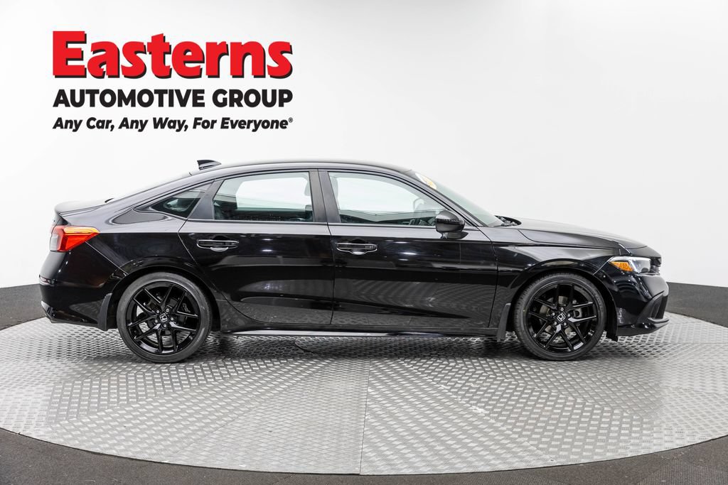 Used 2023 Honda Civic Sport image 4