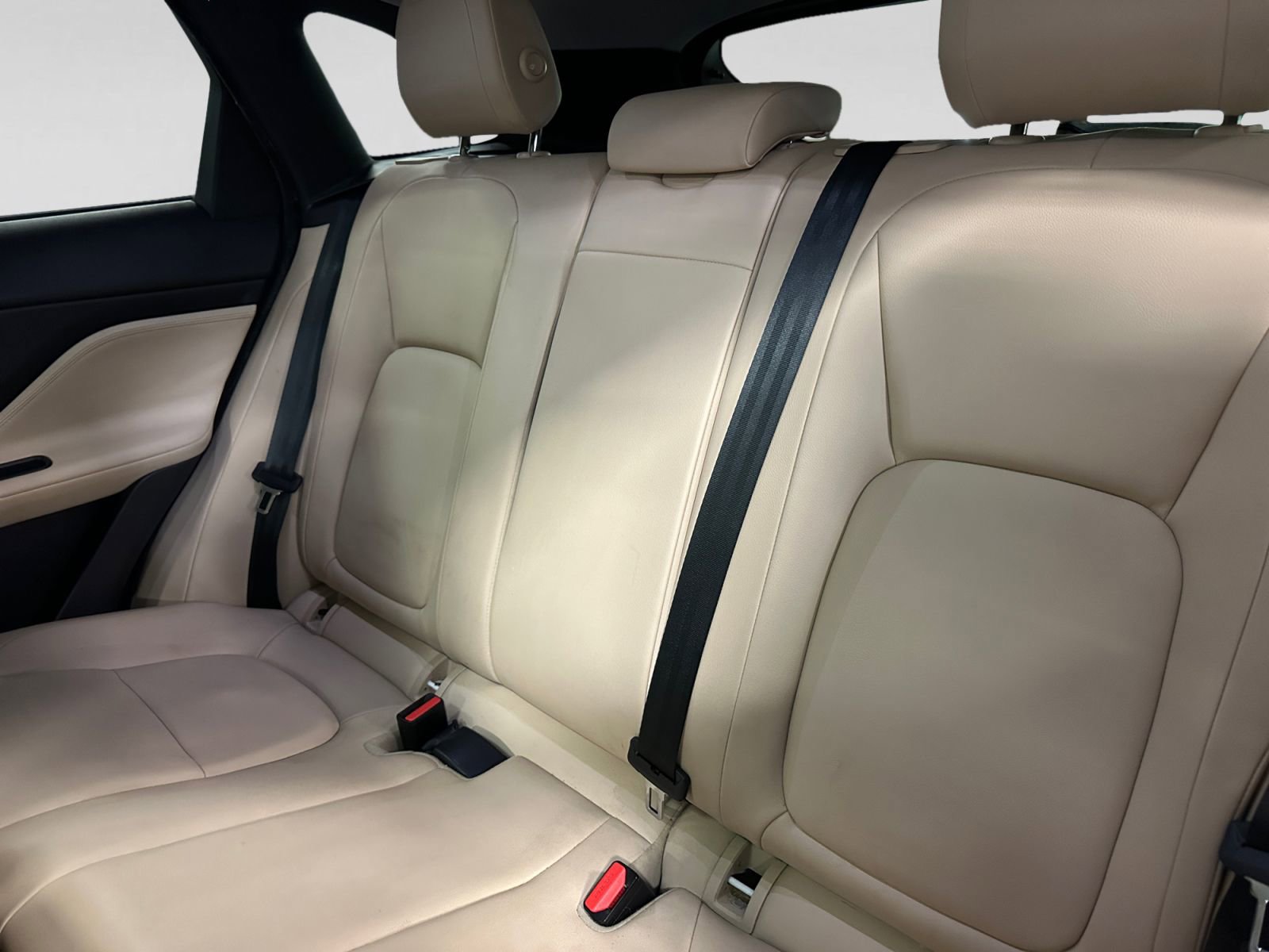 Used 2018 Jaguar F-PACE Premium AWD/4WD image 22