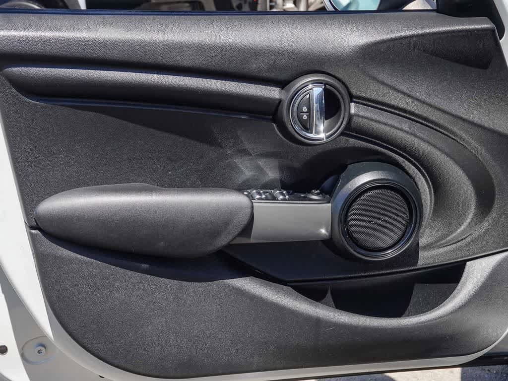 Used 2015 MINI Cooper 4-Door Hardtop FWD image 19