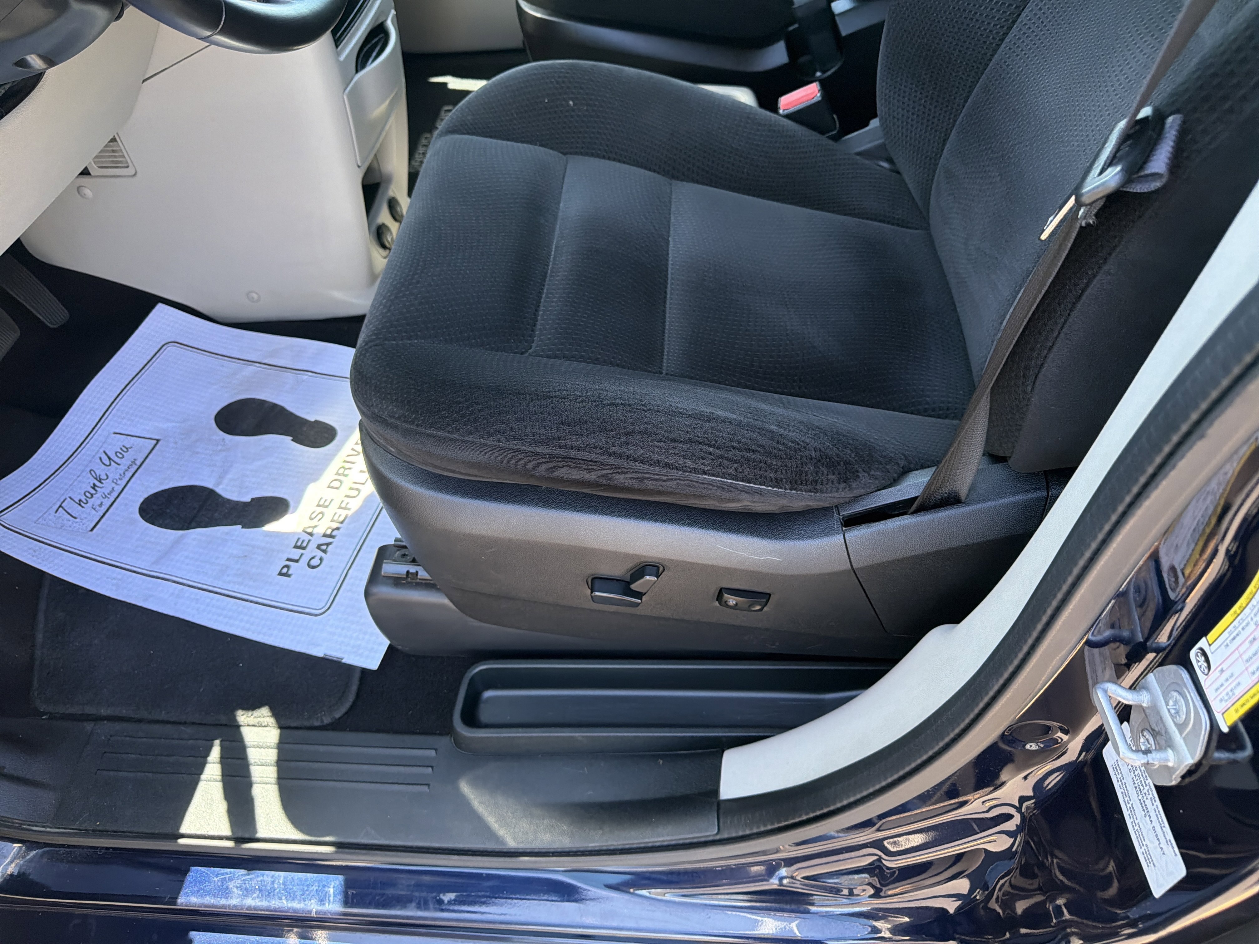 Used 2016 Dodge Grand Caravan SE w/ Quick Order Package 29E SE FWD image 31
