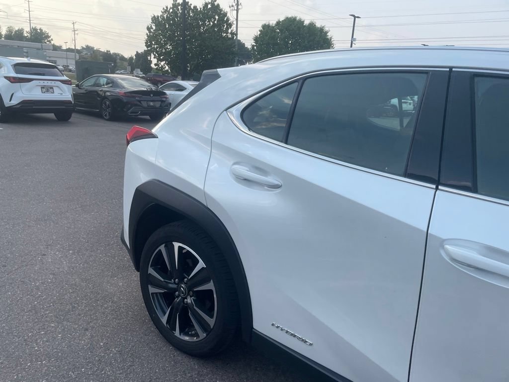 Used 2019 Lexus UX 250h w/ Premium Package AWD/4WD image 36