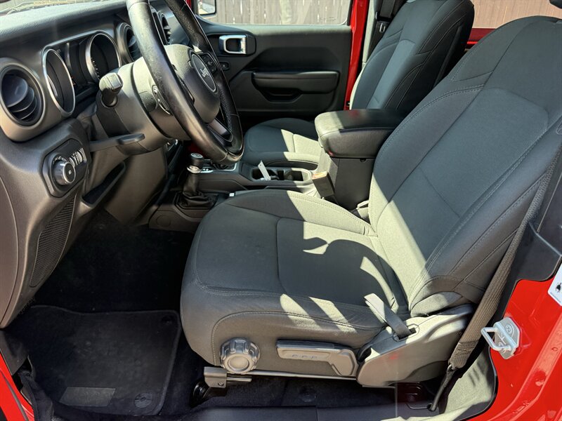 Used 2018 Jeep Wrangler Sport AWD/4WD image 6