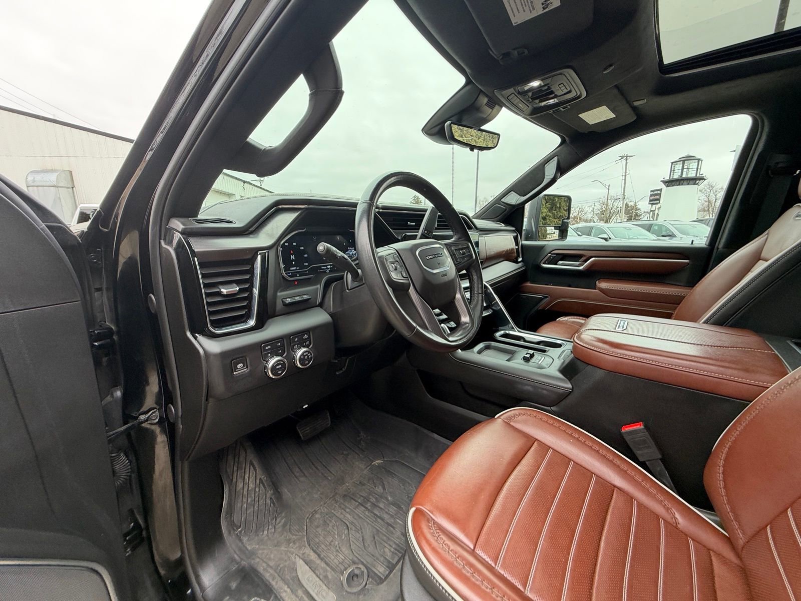 Used 2025 GMC Sierra 2500 Denali Ultimate image 12