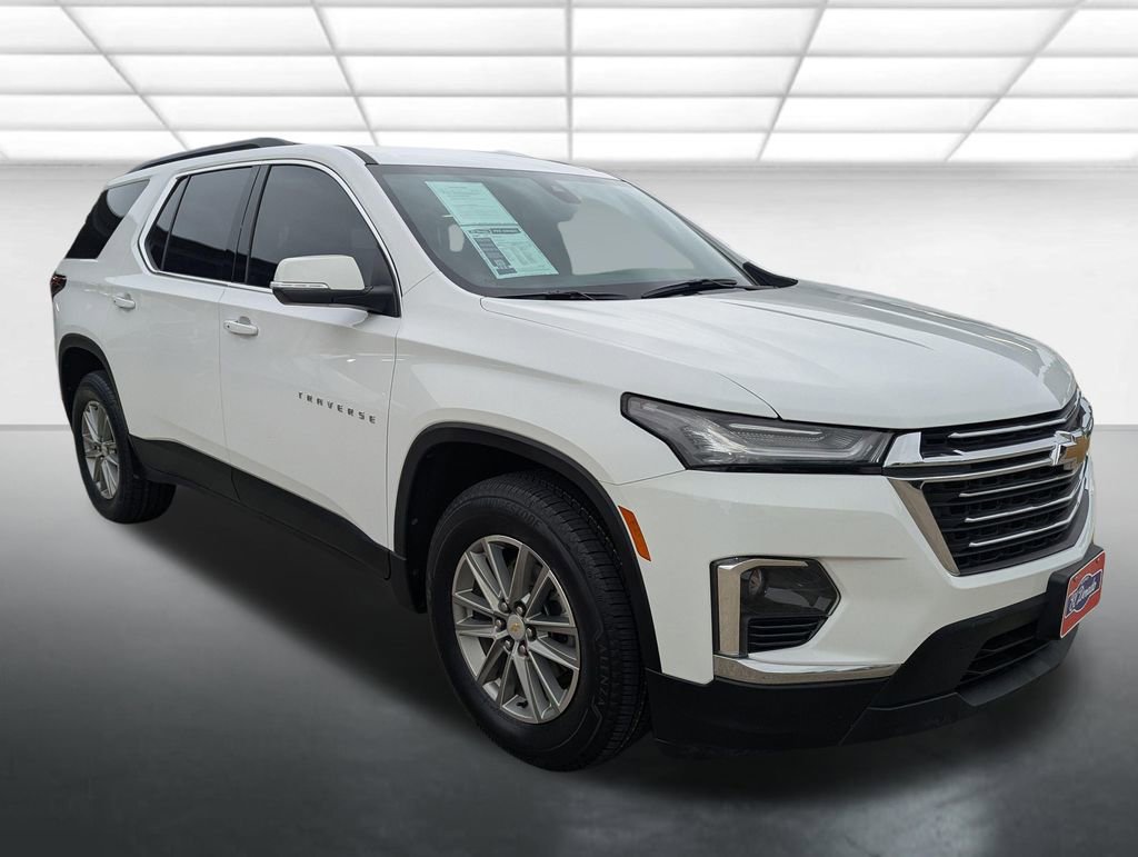 Certified 2023 Chevrolet Traverse LT w/ LPO, Floor Liner Package FWD image 1