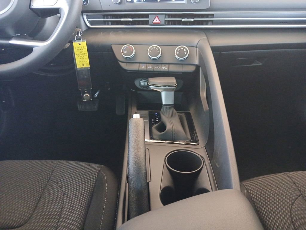 New 2026 Hyundai Elantra SE FWD image 11