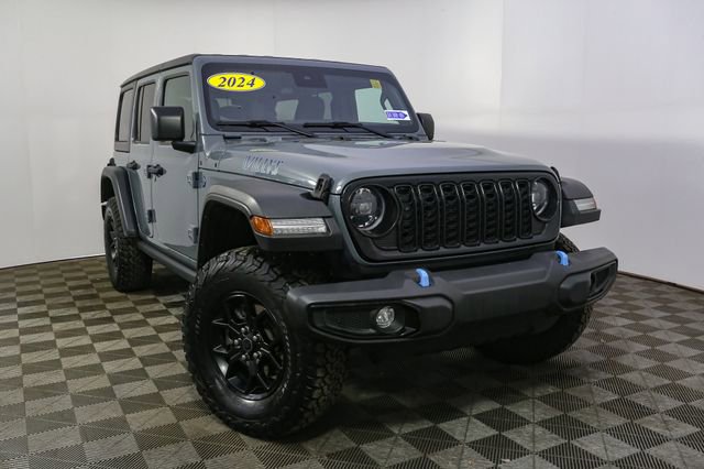 Used 2024 Jeep Wrangler Unlimited AWD/4WD image 3