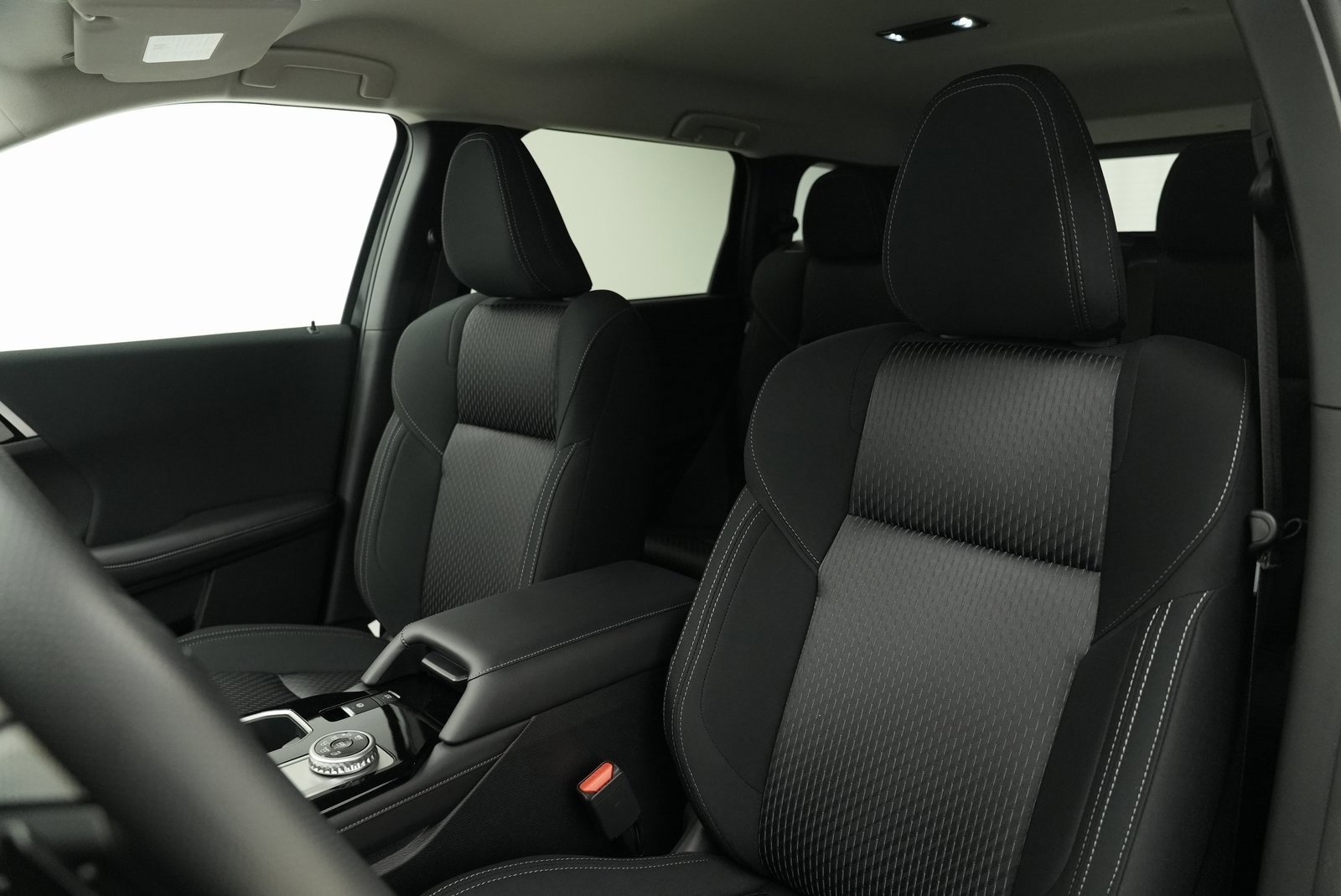 Used 2025 Mitsubishi Outlander ES image 18