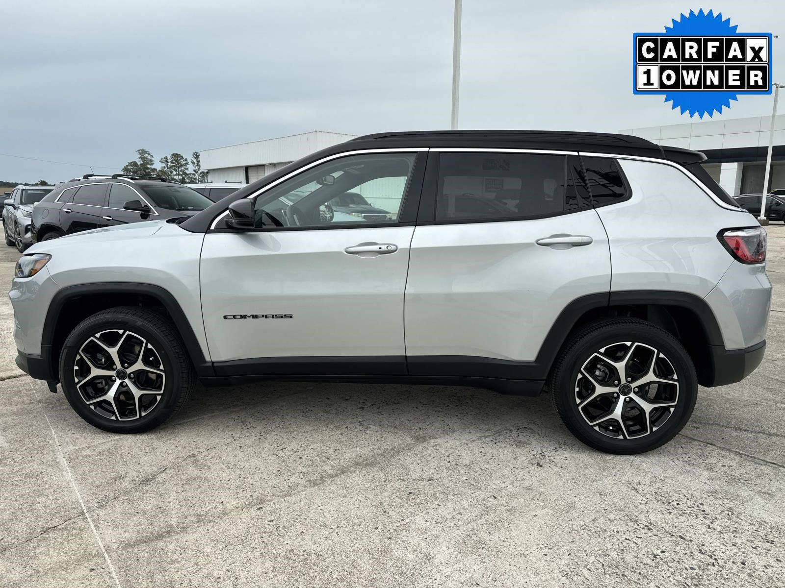 Used 2025 Jeep Compass Limited AWD/4WD image 7