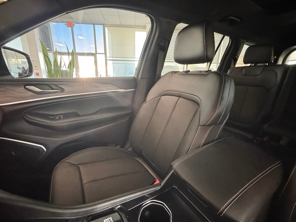 New 2026 Jeep Grand Cherokee L Limited AWD/4WD image 15