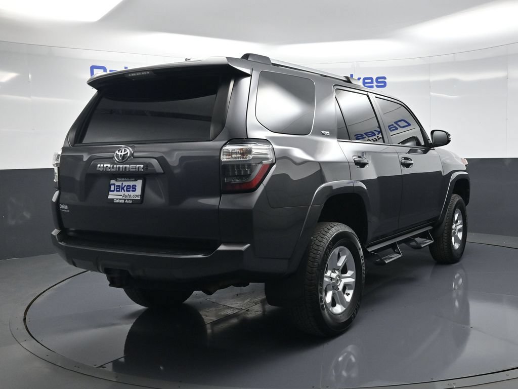 Used 2021 Toyota 4Runner SR5 Premium w/ Moonroof Package AWD/4WD image 8