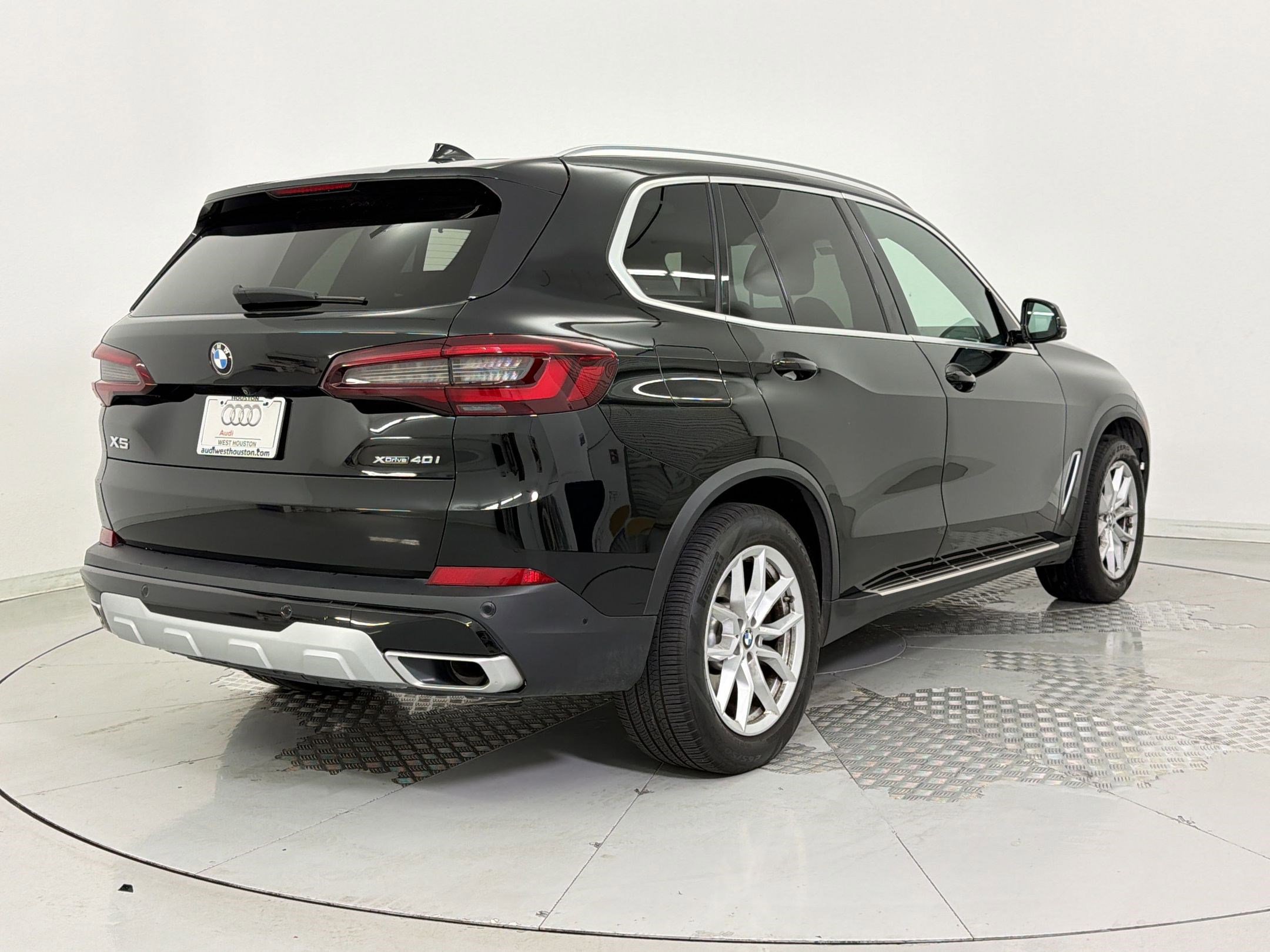 Used 2022 BMW X5 xDrive40i w/ Executive Package image 9