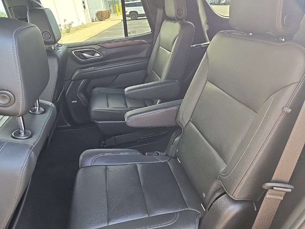 Used 2022 Chevrolet Tahoe Z71 w/ Z71 Off-Road Package AWD/4WD image 37